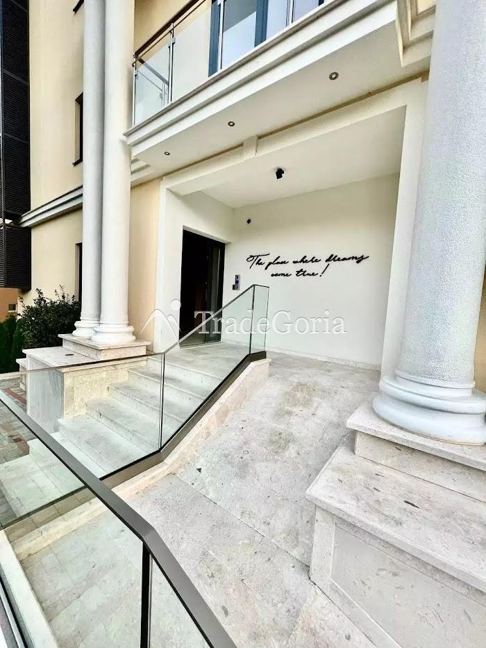 Apartment in a residential complex with a pool, spa, and gym