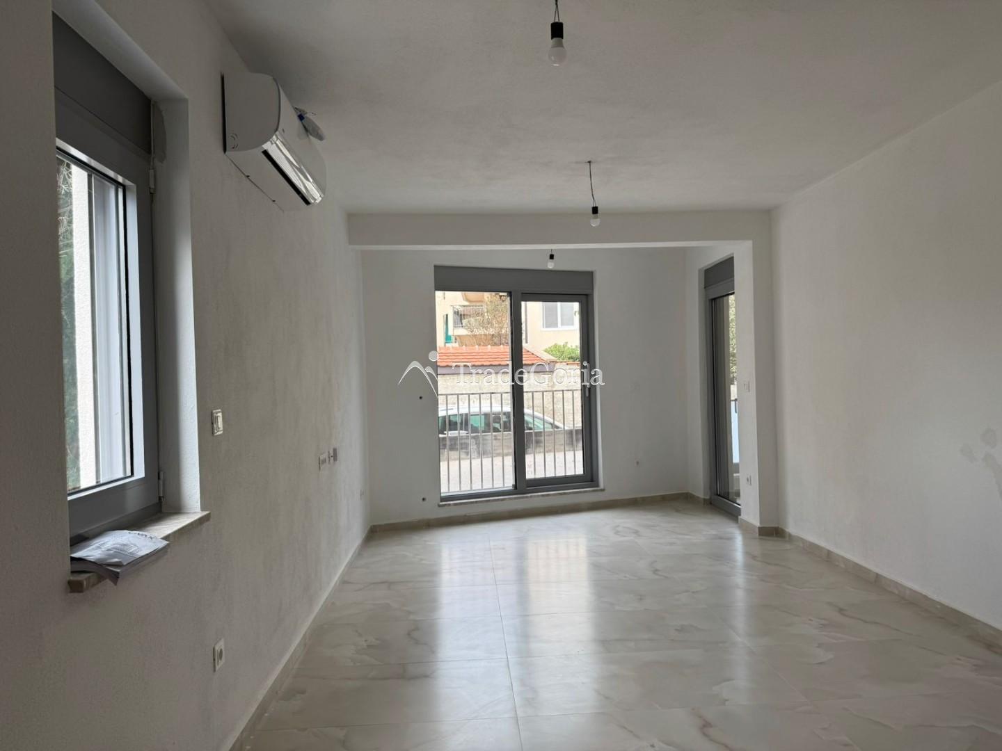 Apartments in a new building near the sea and Topolica Sports Center, Bar