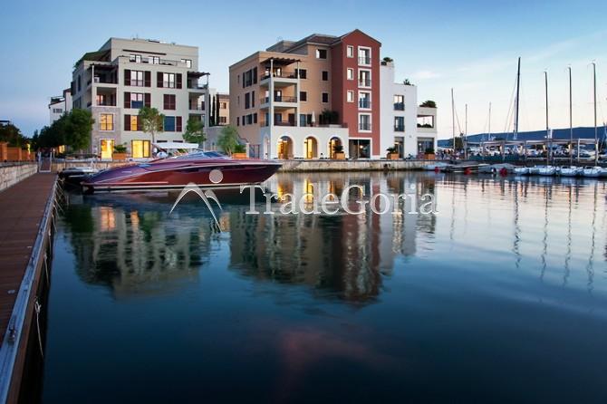 Apartments in Tivat by the sea in an elite location