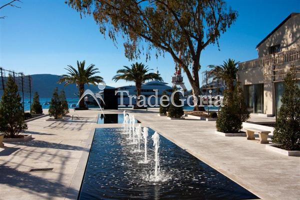 Apartments in Tivat by the sea in an elite location