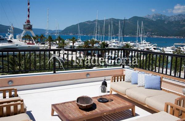 Apartments in Tivat by the sea in an elite location