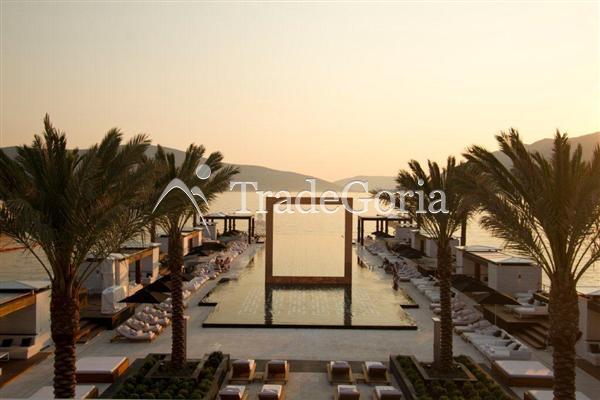 Apartments in Tivat by the sea in an elite location