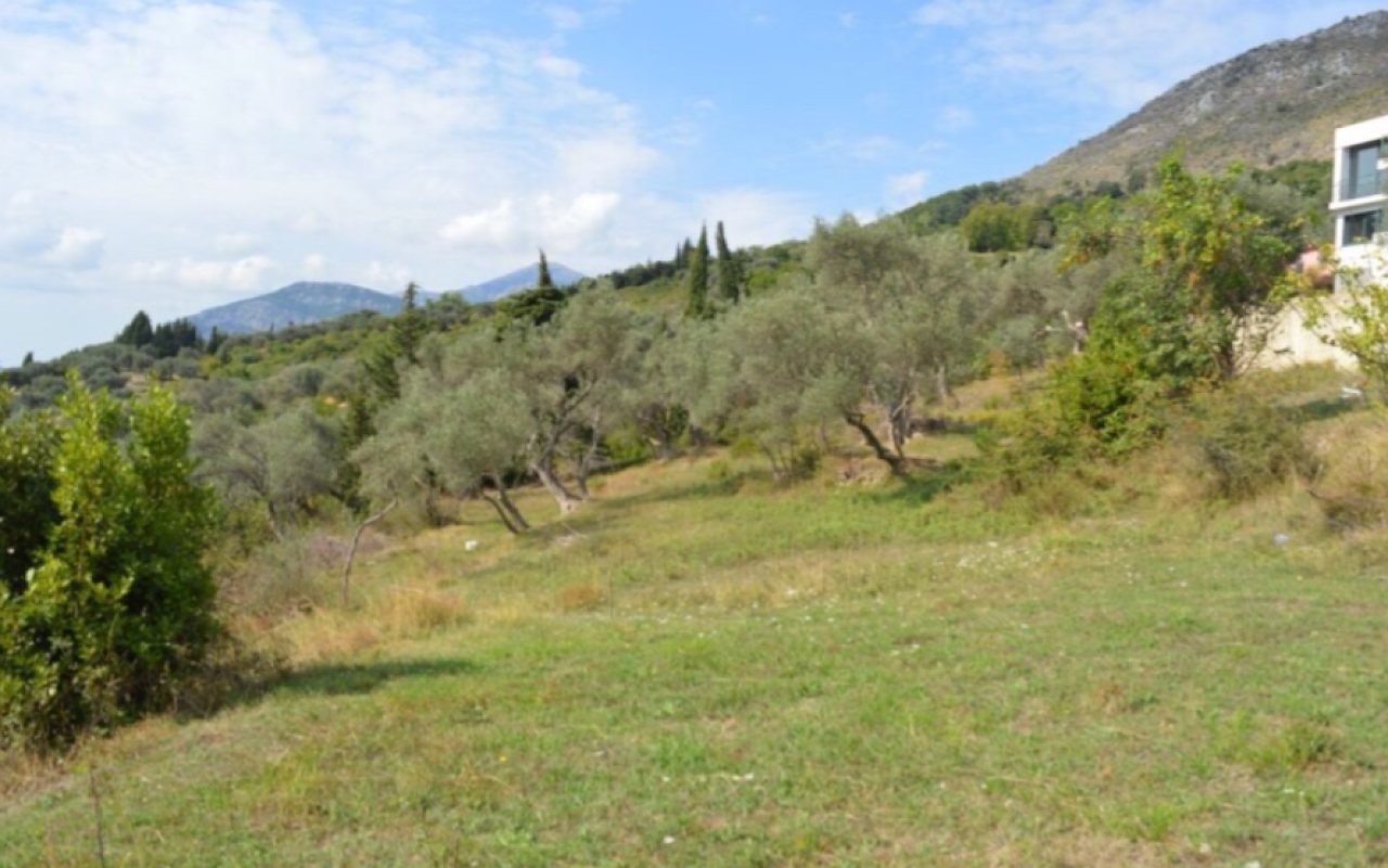 Land for sale 3014 m² in Velembusi