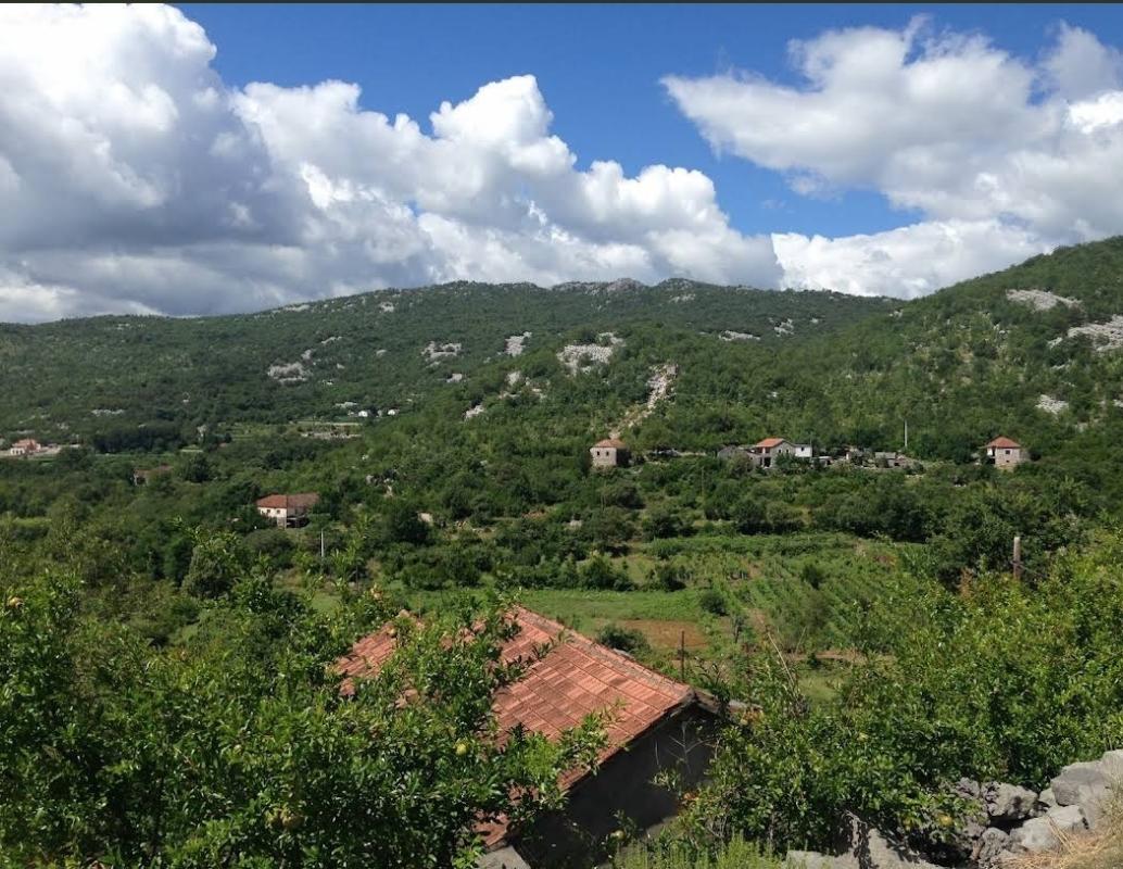 Land for sale in Rvaši, Cetinje.