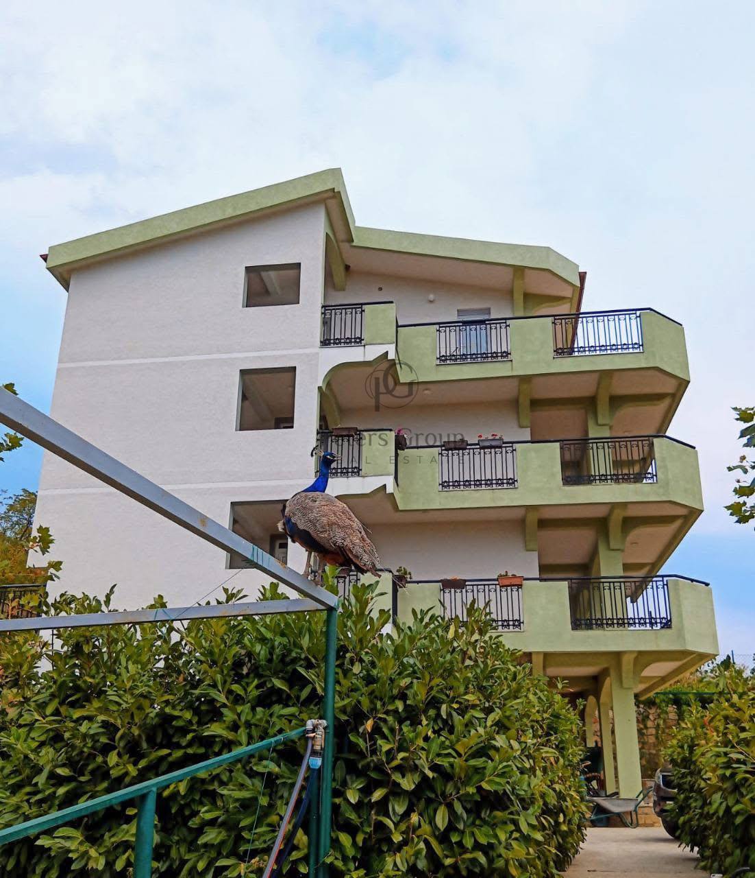 Large Four-Story House for Sale in Sutomore, Zagrađe