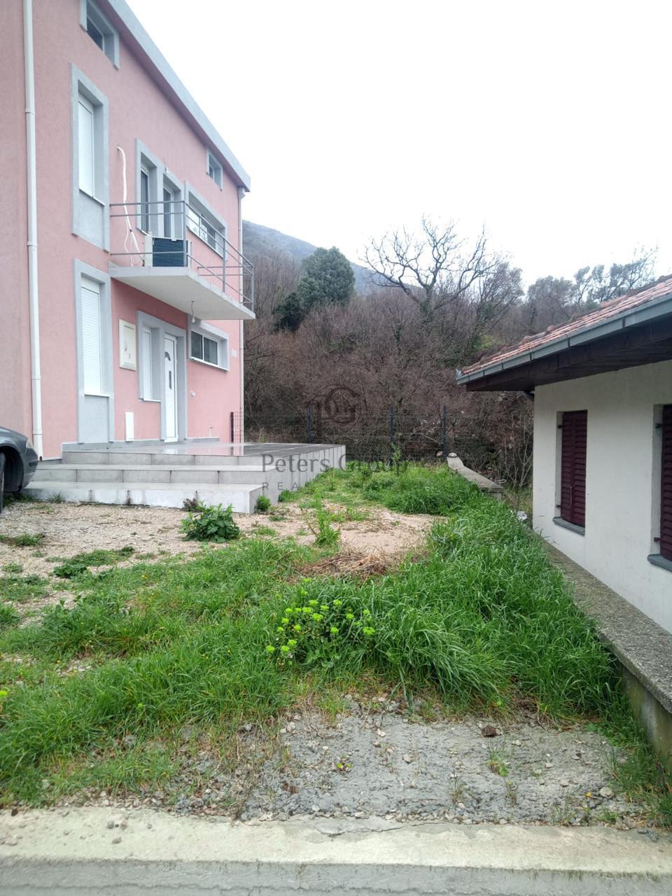 Großes Haus zum Verkauf in Sutomore, Haj-Nehaj-Gebiet