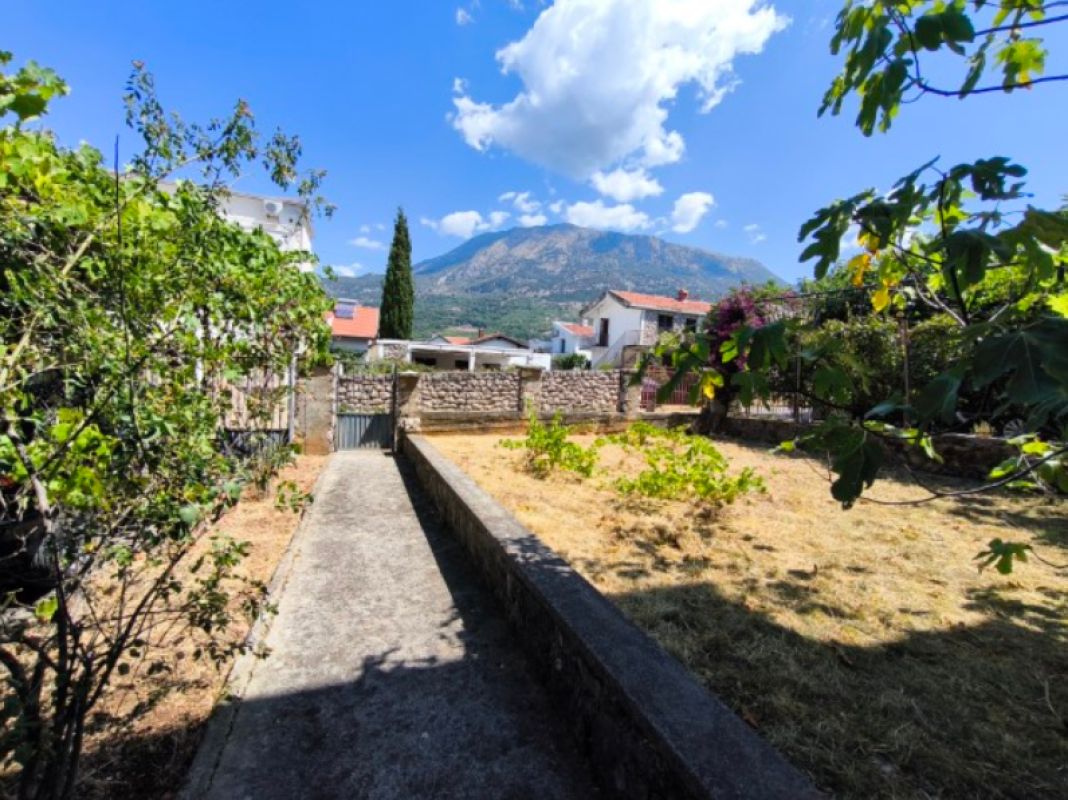 Großes Haus mit Meerblick und Terrassen in Dobra Voda