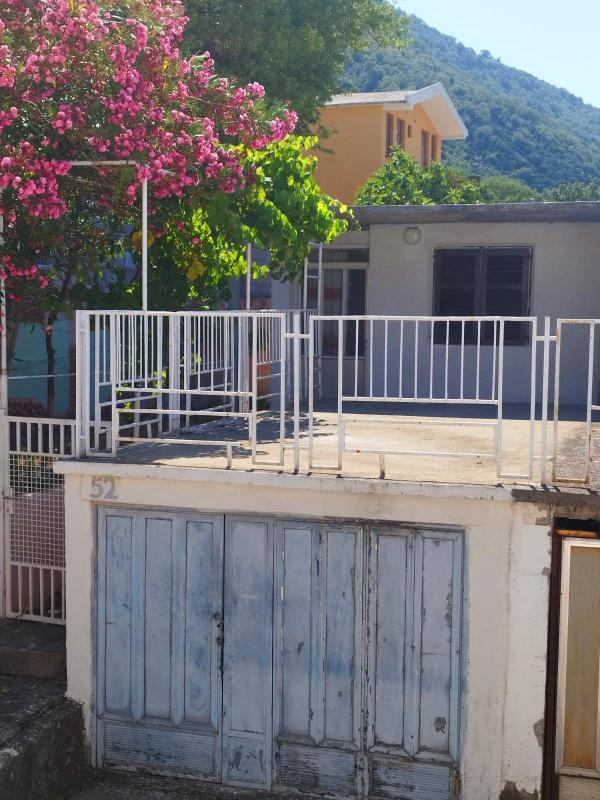 Legales kleines Haus mit Meerblick in Sutomore, Bar