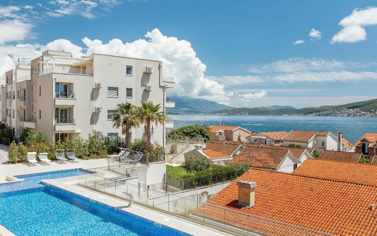 Luxury apartment for sale near the sea in Baošići.