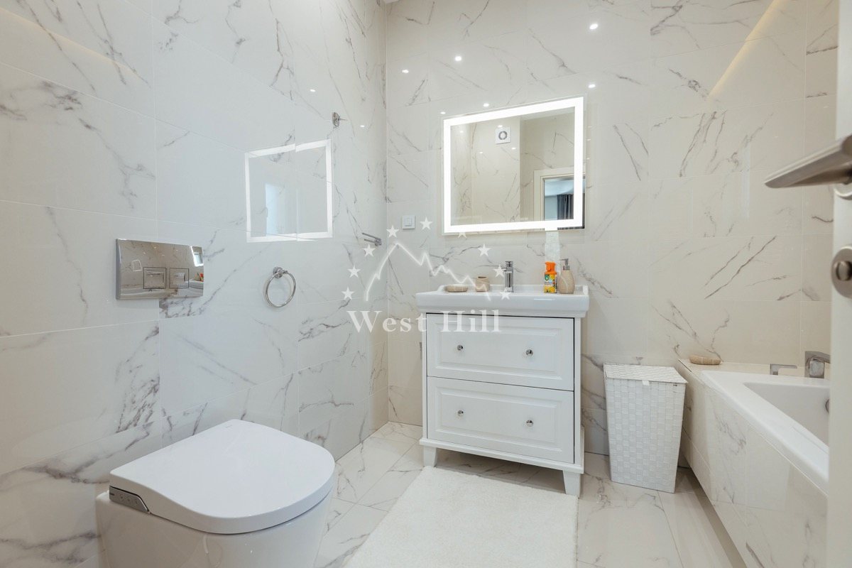 Luxury apartments with sea views near Porto Novi