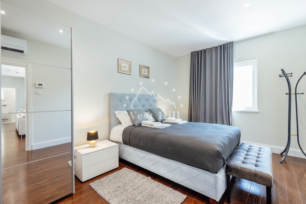 Luxury apartments with sea views near Porto Novi