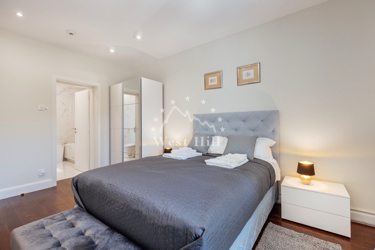 Luxury apartments with sea views near Porto Novi