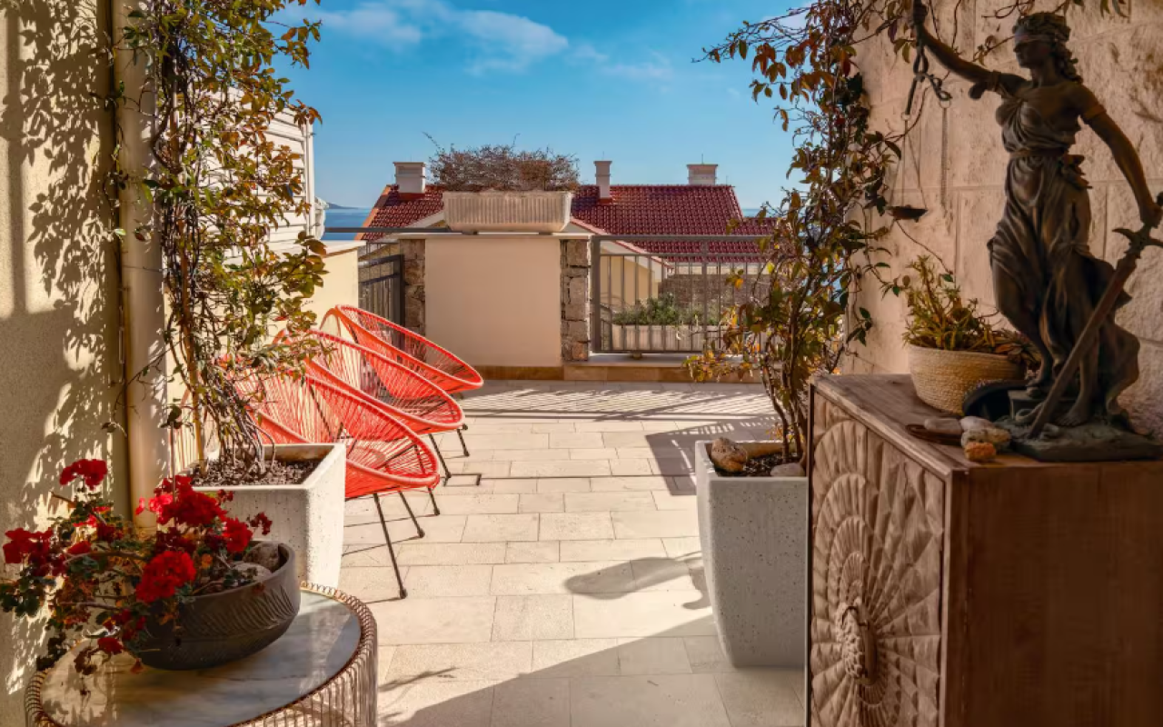Luxury villa for sale in the Luštica Bay complex (Tivat).