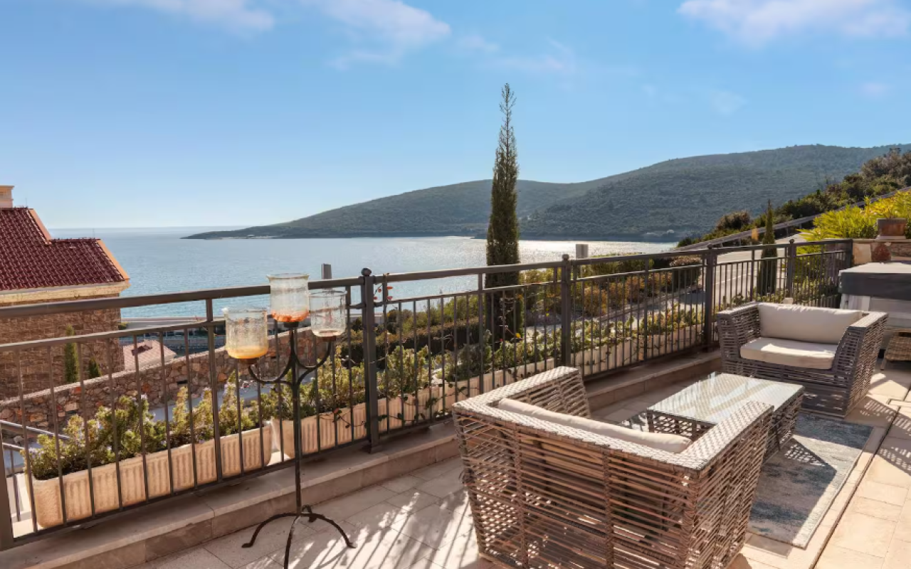 Luxury villa for sale in the Luštica Bay complex (Tivat).