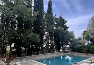 Luxury villa with 5 bedrooms and a swimming pool in Rezevici