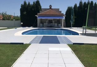 Luxusvilla mit Pool und Tennisplatz in Podgorica