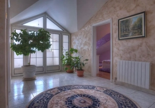 Luxusvilla mit Pool und Tennisplatz in Podgorica