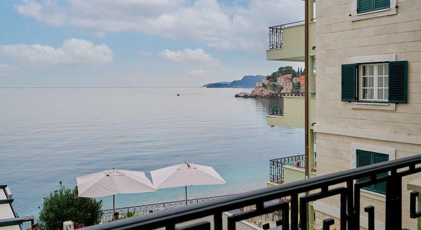 Magnificent 3 Bedroom Apartment with Sea View, 95m2, Sveti Stefan