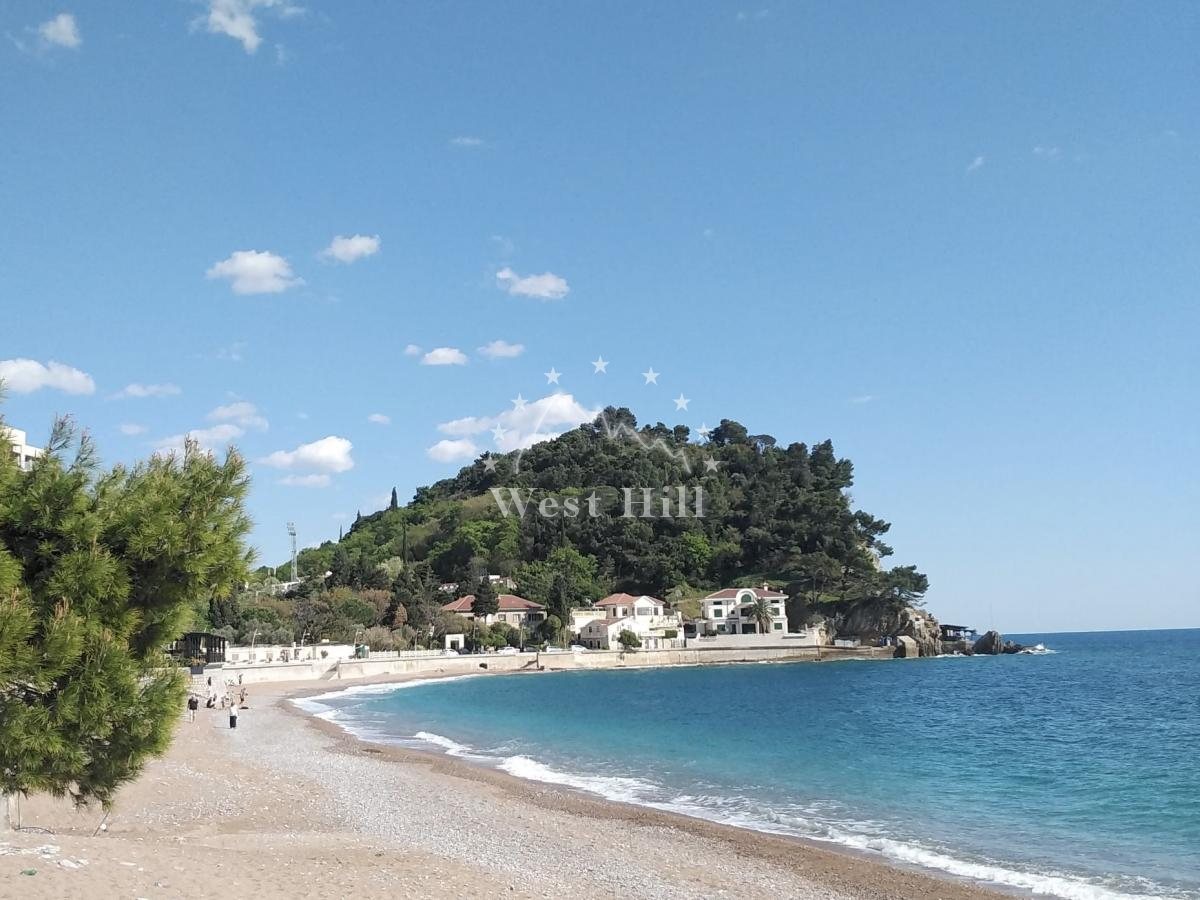 Sea-View Mini-Hotel for Renovation with Vineyard Near Bus Station