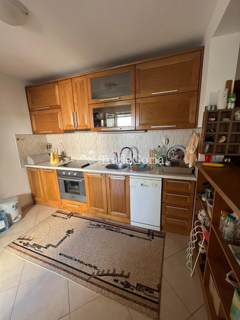 Mini hotel with 11 apartments in Dobry Vody just 5 minutes walk to the beach!