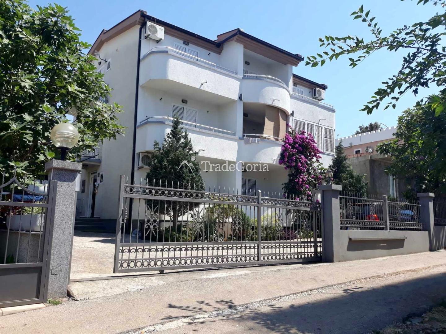 Mini hotel with 11 apartments in Dobry Vody just 5 minutes walk to the beach!