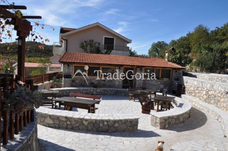 Etno-selo u blizini Budve - cena 550.000 evra