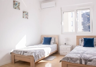 Moderan stan u novom stambenom kompleksu, 2 spavaće sobe, 65 m2, Rafailovići