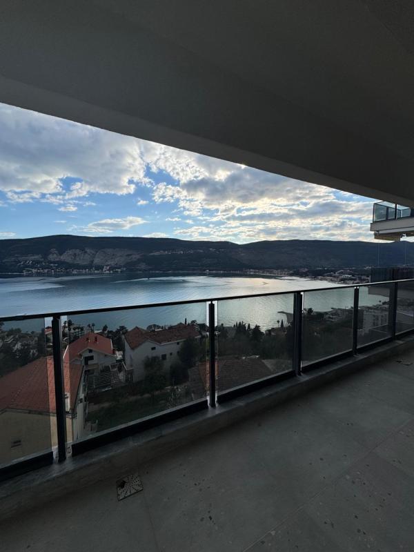 Modern apartment with panoramic sea view — Topla, Herceg Novi