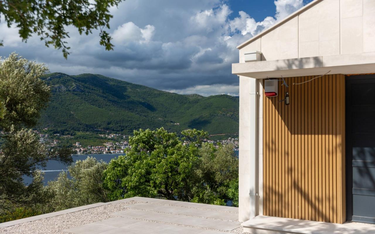 Modern villa for sale in Lustica