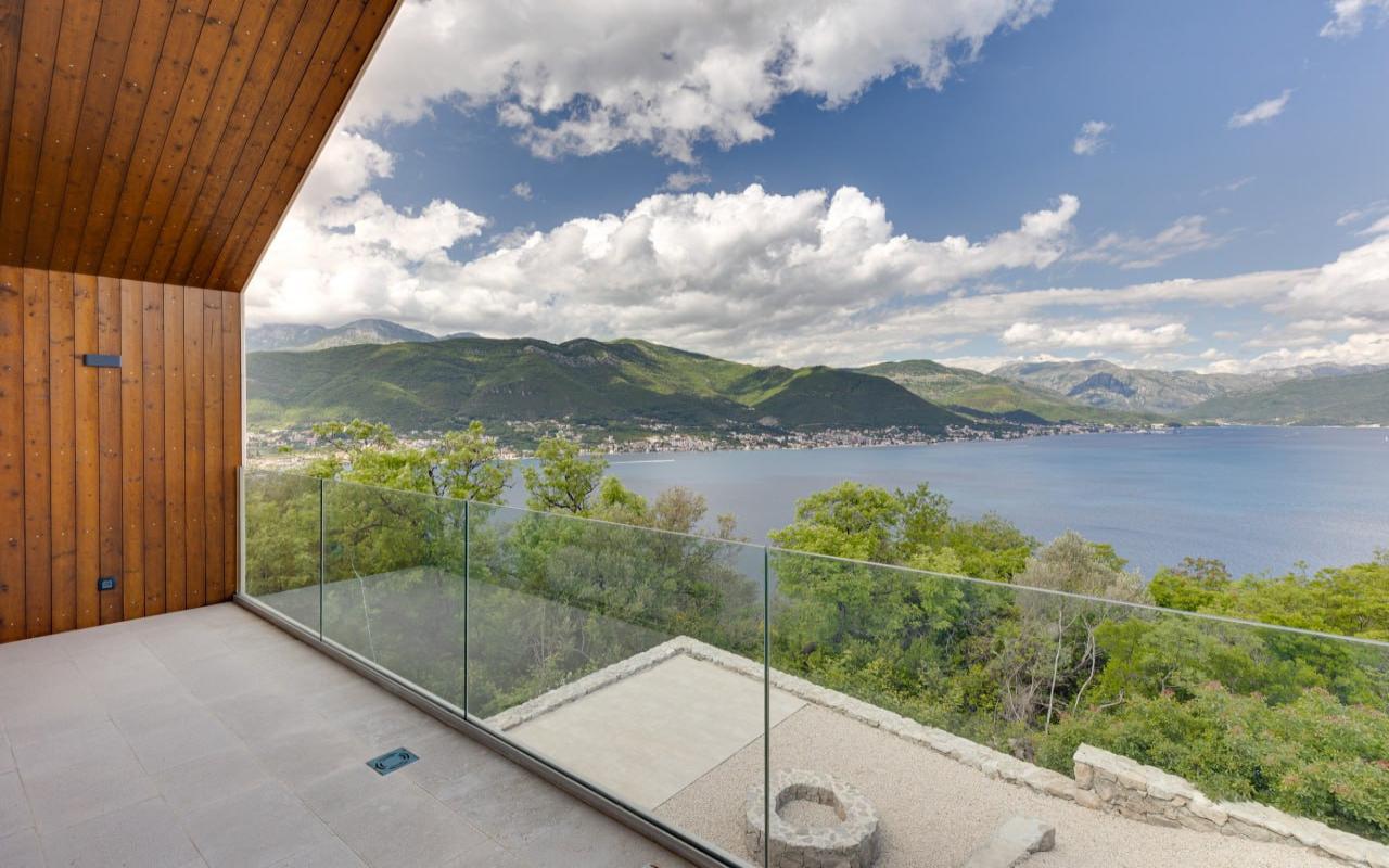 Modern villa for sale in Lustica