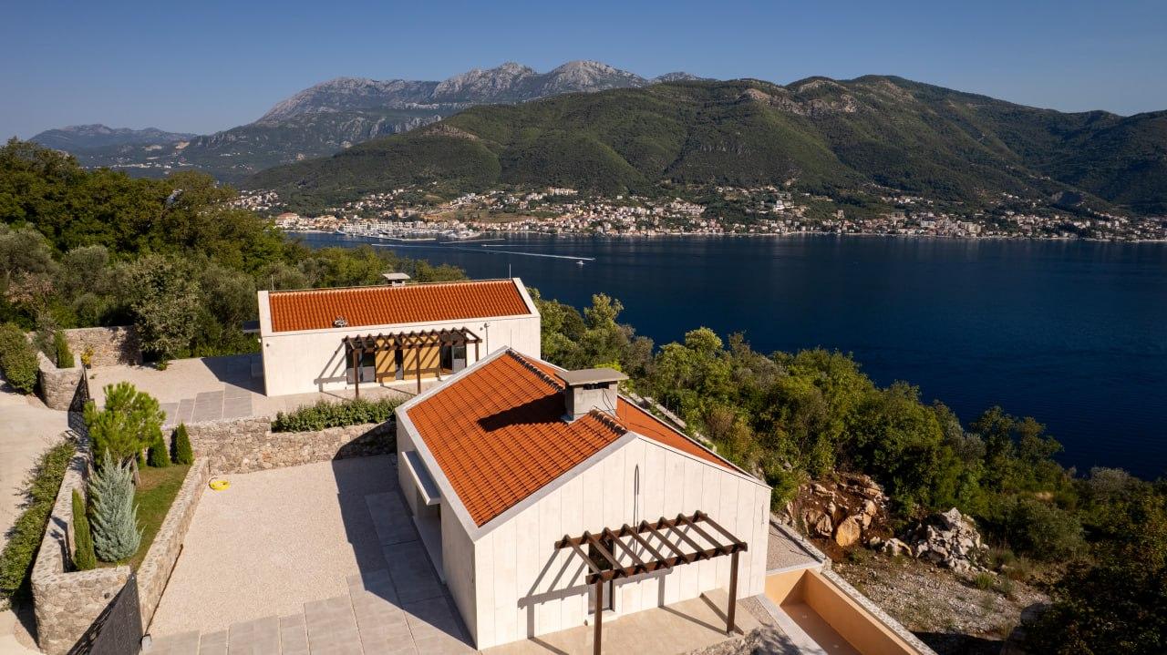Modern villa for sale in Lustica