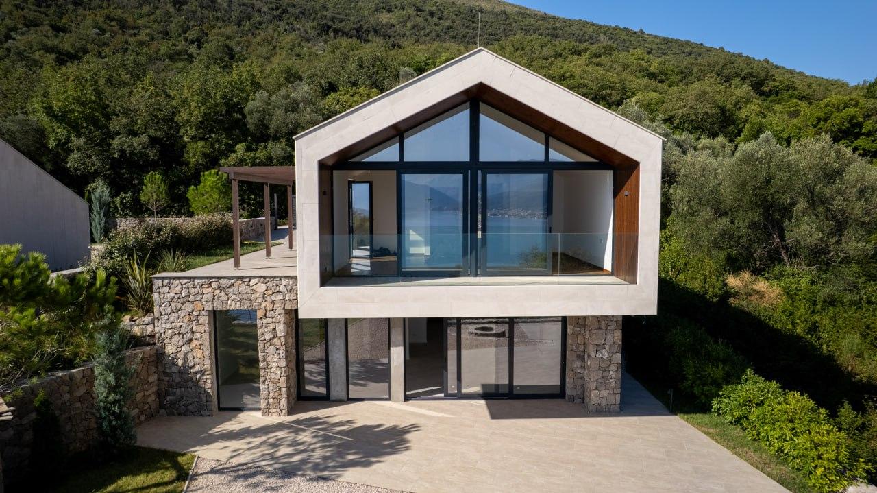 Modern villa for sale in Lustica