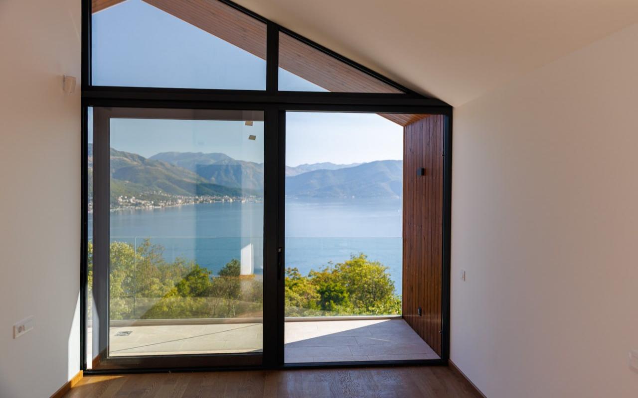 Modern villa for sale in Lustica