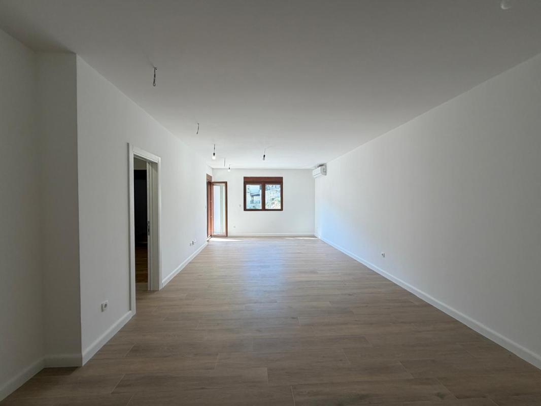 Neue 2-Zimmer-Wohnung mit 69 m² zum Verkauf in Dobrota, Kotor