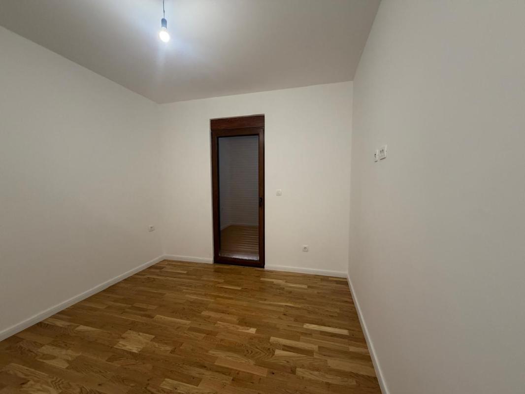 Neue 2-Zimmer-Wohnung mit 69 m² zum Verkauf in Dobrota, Kotor