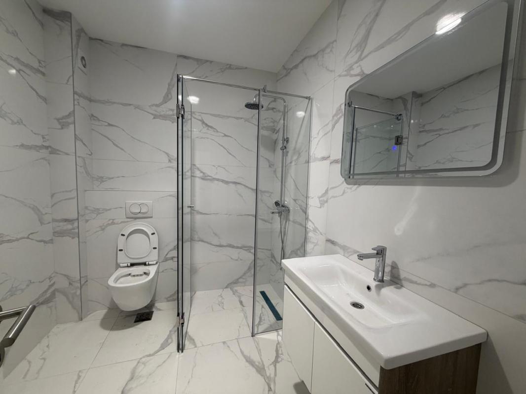 Neue 2-Zimmer-Wohnung mit 69 m² zum Verkauf in Dobrota, Kotor