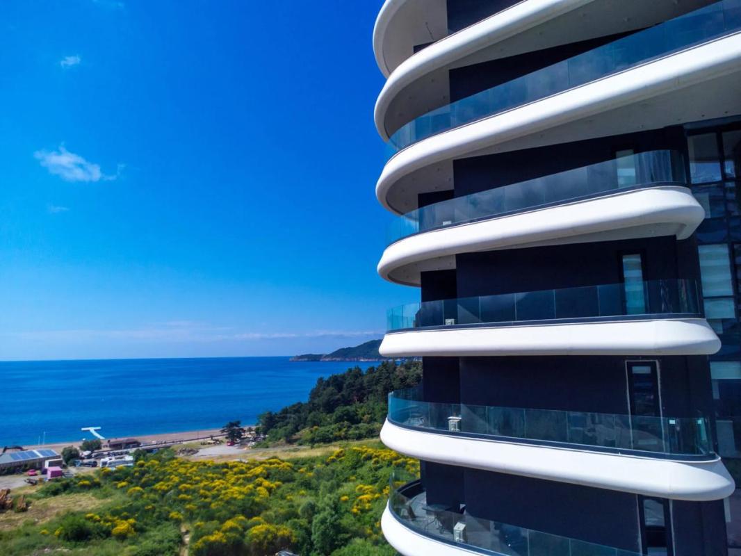 For sale new apartment 116m2 in a new luxury complex on the beach