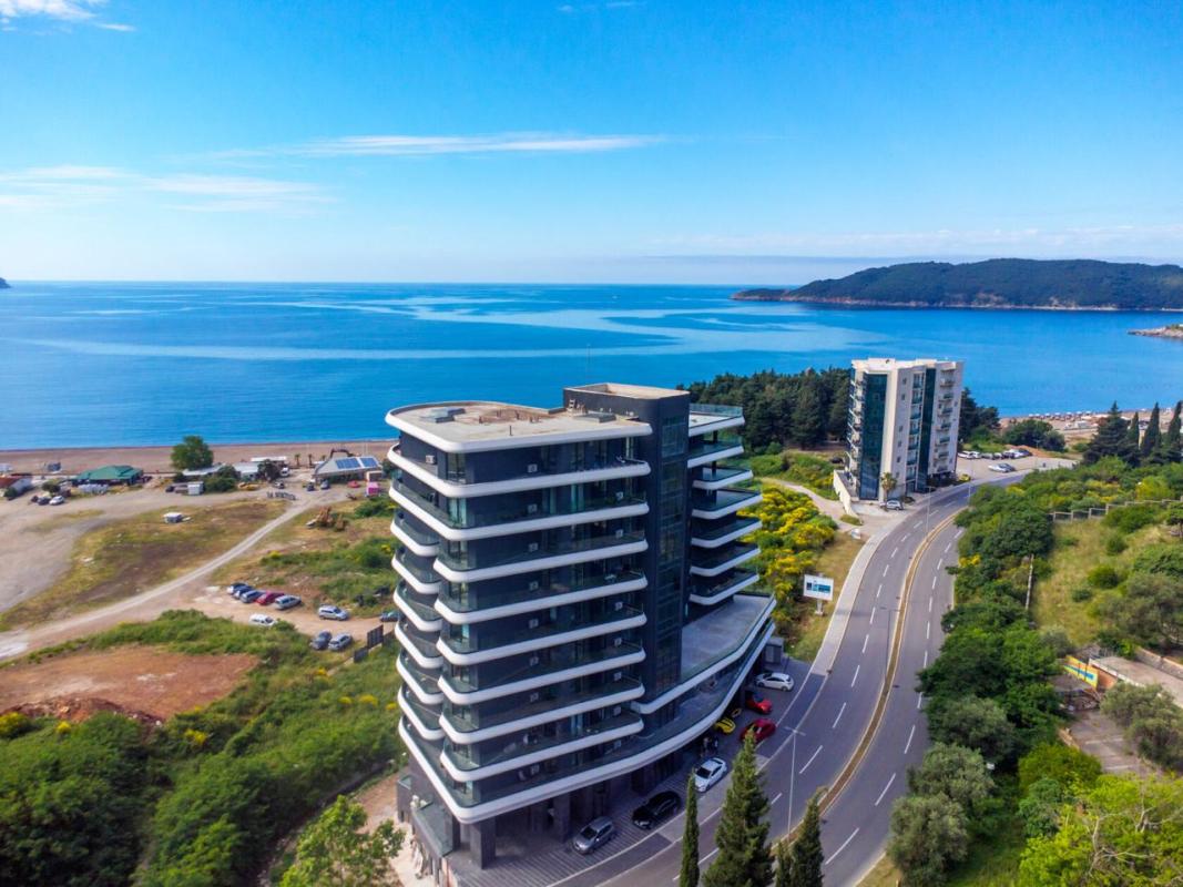 For sale new apartment 116m2 in a new luxury complex on the beach