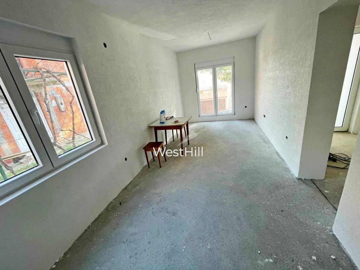 Neugebautes, legal registriertes 3-Zimmer-Haus in Susanj, Bar