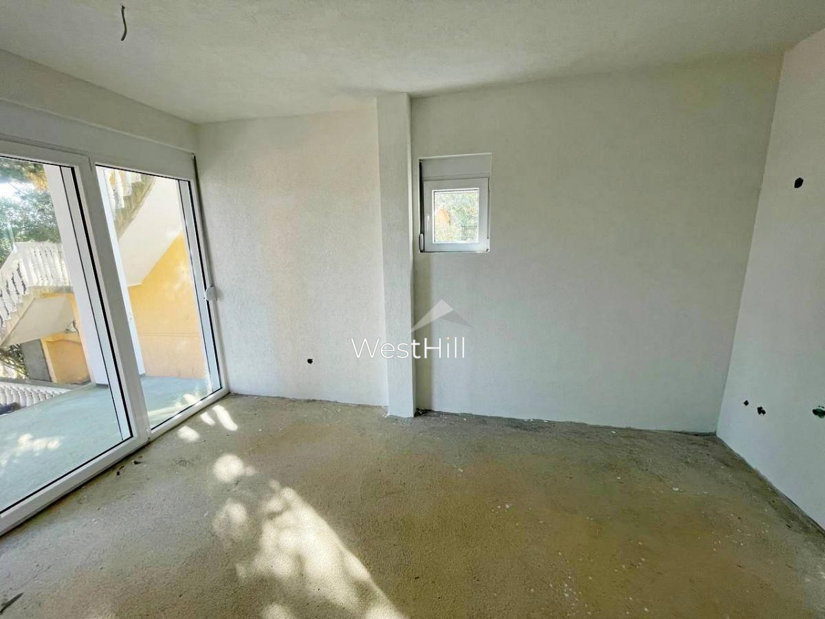 Neugebautes, legal registriertes 3-Zimmer-Haus in Susanj, Bar