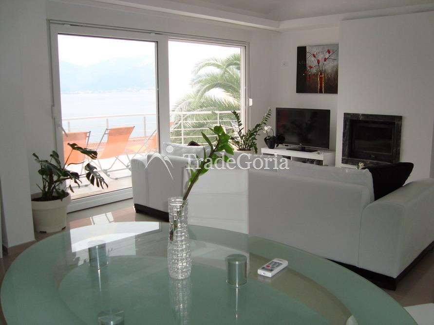 New villa in Krašići 20m from the sea