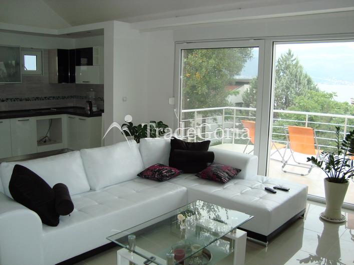 New villa in Krašići 20m from the sea