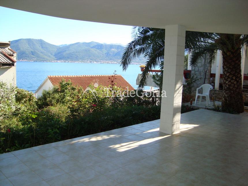 New villa in Krašići 20m from the sea