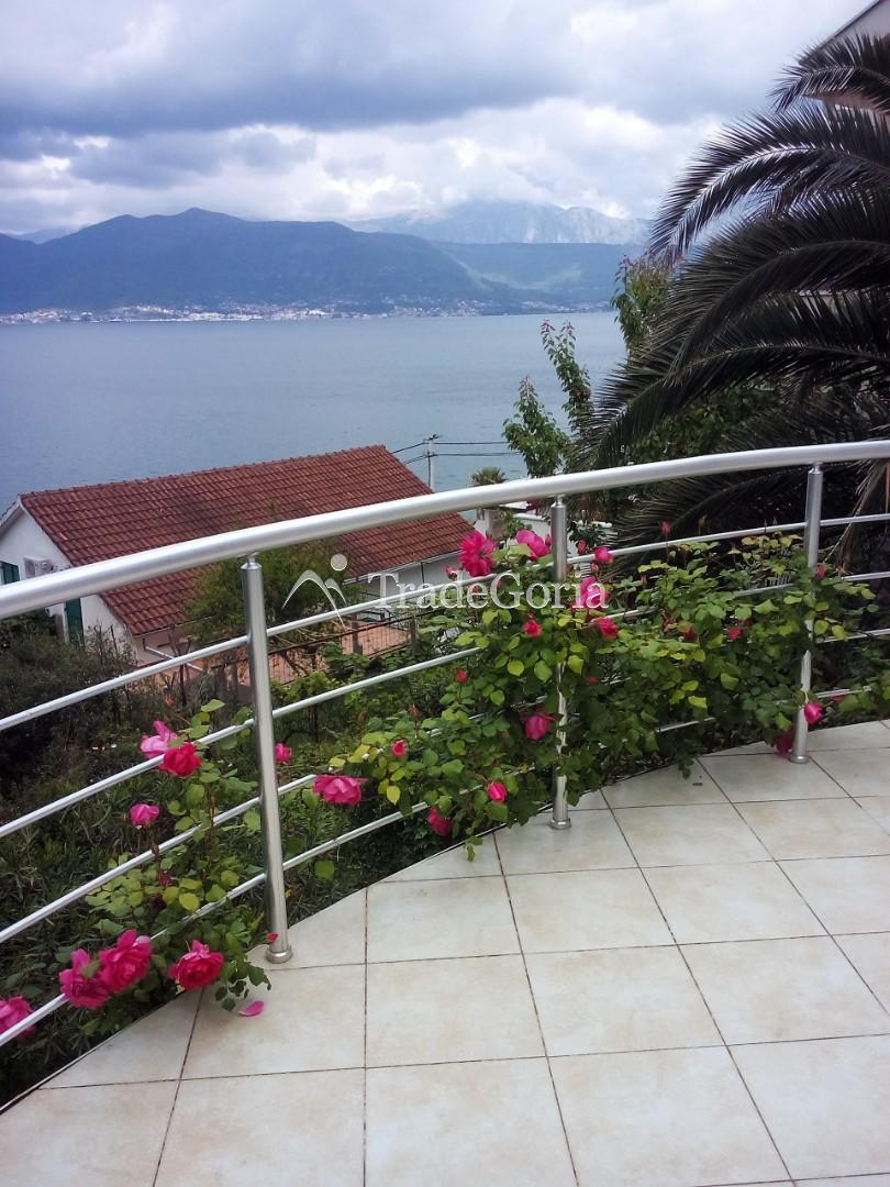 New villa in Krašići 20m from the sea