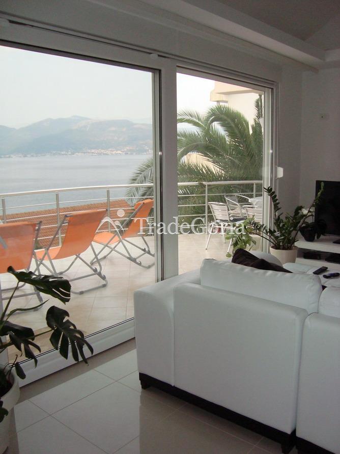New villa in Krašići 20m from the sea