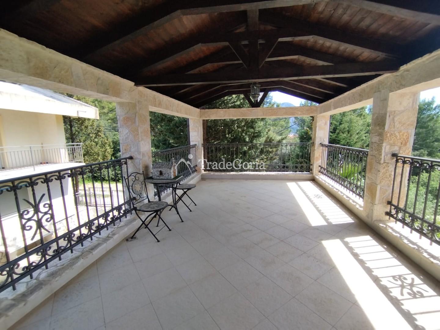 New magnificent three-story house in Sutomore