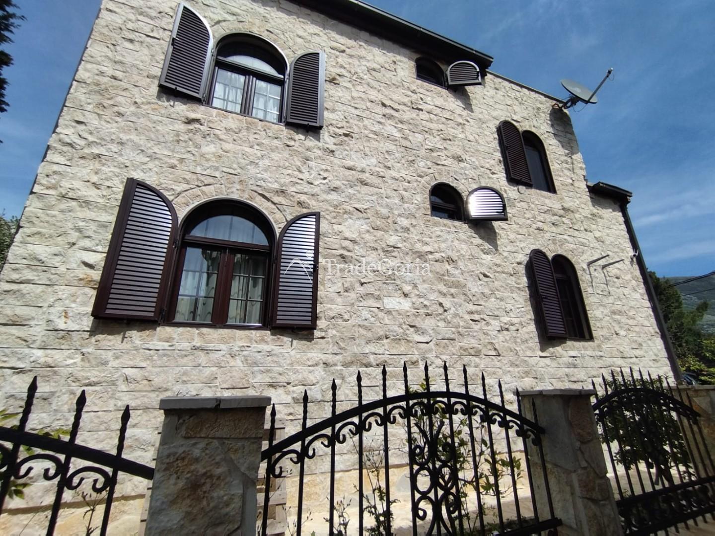 New magnificent three-story house in Sutomore