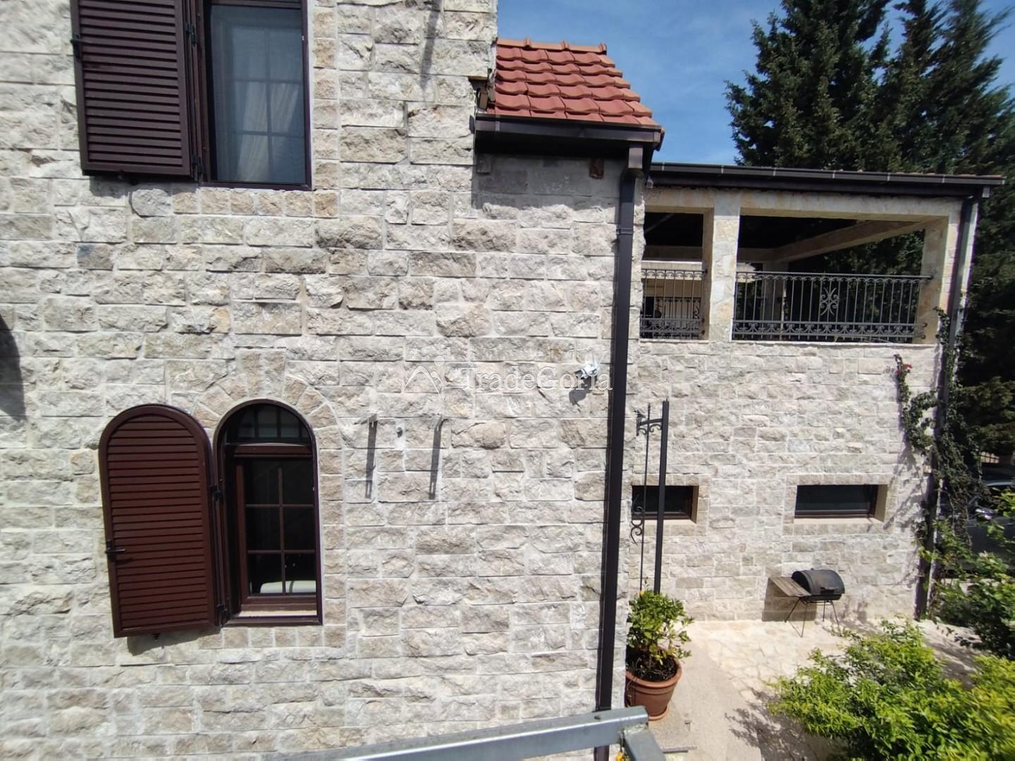 New magnificent three-story house in Sutomore