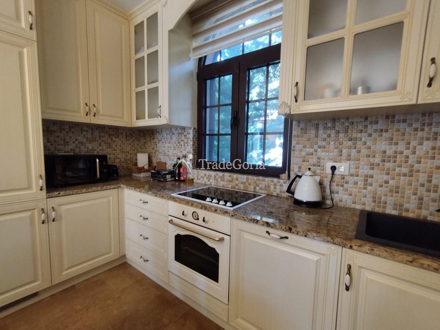 New magnificent three-story house in Sutomore
