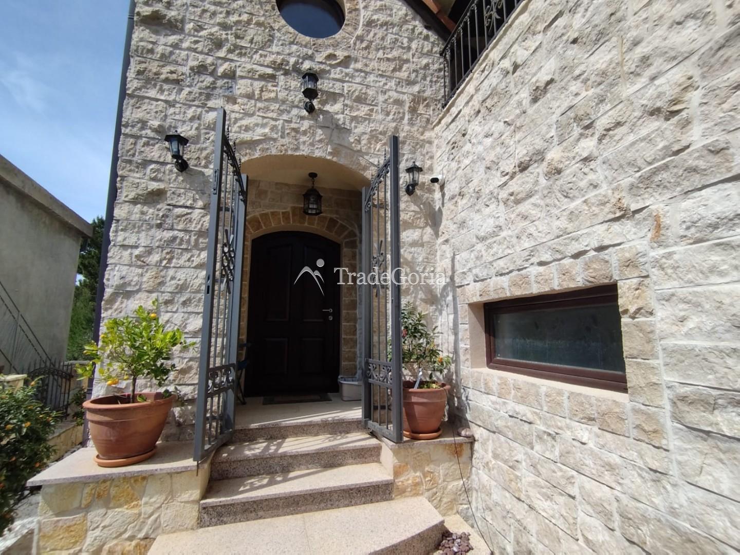 New magnificent three-story house in Sutomore